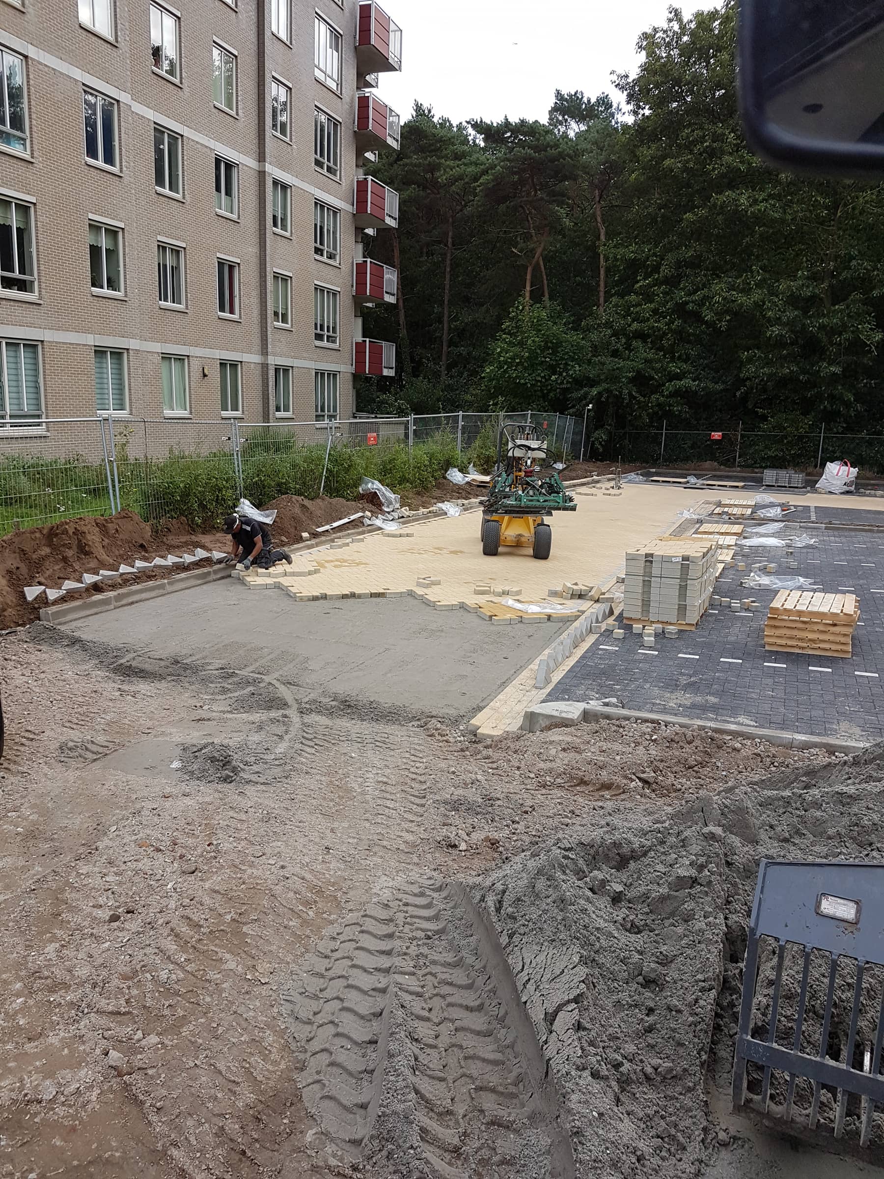 Aanleggen van een parkeerplaats VBT B.V.